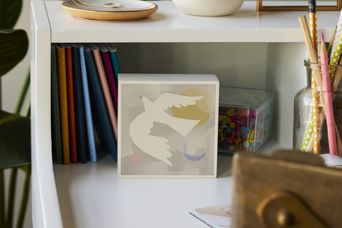 DEMDACO wall art and decorative pieces